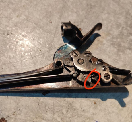 hola, alguien tiene una fotografia de la llave de la pistola galan de arsa por su parte interior , donde 71