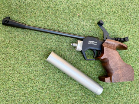 no la conozco, pero sinceramente tiene buena pinta, parece como una steyr y por los precios que la he 90