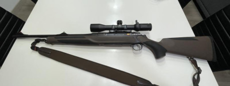 Buenas
Cambio estupendo Sauer 303
Sintetico y en perfecto estado
Calibre 8x57
Cañón de 51 cm
No se ha 00