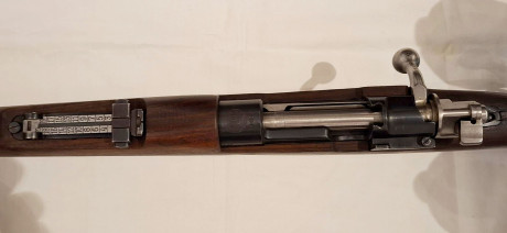  Rifle de palanca Henry 1860 
 Calibre 44/40.
Fabricante Uberti.
Madera y acero en perfectas condiciones. 20