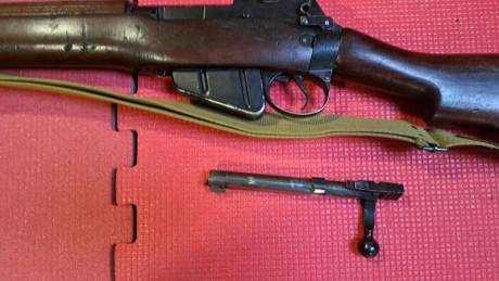 Rifle Enfield en calibre 303 british original
Lleva conmigo 35 años ,no ha disparado mas de 300 disparos 01