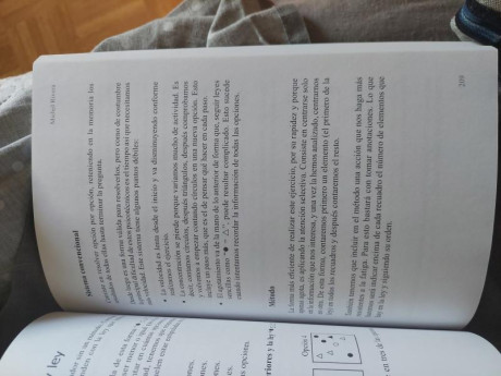 Vendo libro de psicotecnicos para preparar oposiciones,  estado prácticamente nuevo, "Tu Manual de 00