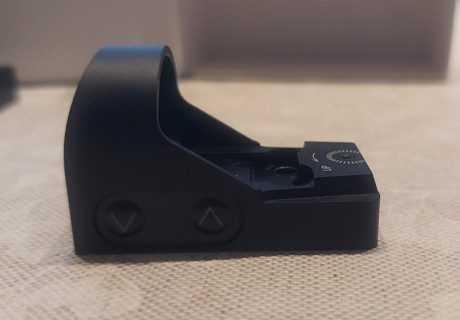 Visor de punto rojo 8 moas lo e tenido montado en mi cz shadow 2 or..lo entrego con la base para dicha 01