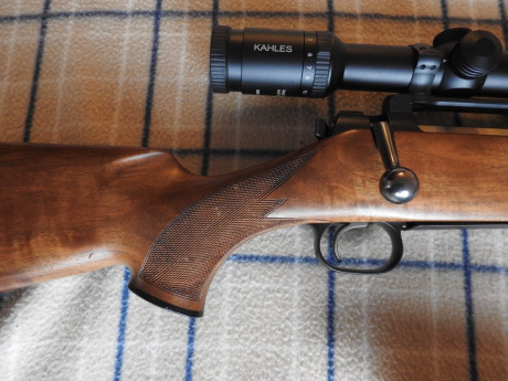 Vendo rifle cerrojo Mauser M03 en calibre 300 WSM con monturas originales Mauser. Precio 1900 €. Regalo 01