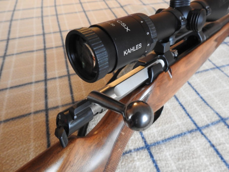 Vendo rifle cerrojo Mauser M03 en calibre 300 WSM con monturas originales Mauser. Precio 1900 €. Regalo 20