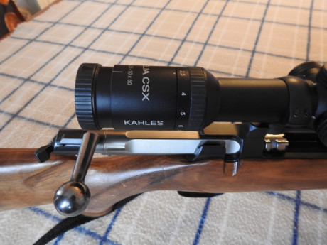 Vendo rifle cerrojo Mauser M03 en calibre 300 WSM con monturas originales Mauser. Precio 1900 €. Regalo 31