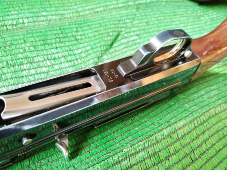 Benelli modelos SL121 cal. 12/70 con chokes exteriores. Se entrega con 4 chokes (cilindrico, 4 estrellas, 02