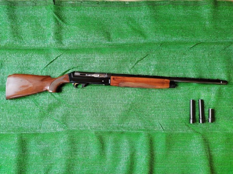 Benelli modelos SL121 cal. 12/70 con chokes exteriores. Se entrega con 4 chokes (cilindrico, 4 estrellas, 01