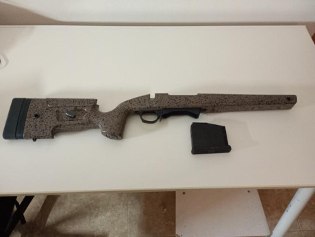 En perfecto estado ya que no se llegó a usar, con los encames de aluminio limpios de la pintura de fábrica. 02