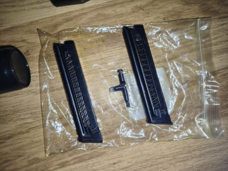 2 cargadores visor bussnell  llave desmontaje estado impecable poco uso  ,300 euros en asturias si hay 00