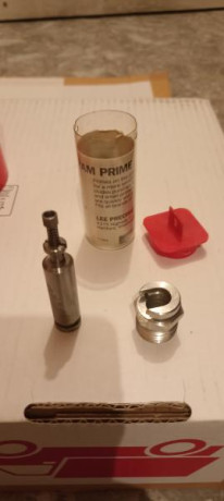 Se vende prensa lee con empistonador Ram prime para pistones pequeños, se encuentra en Pamplona , no tiene 00