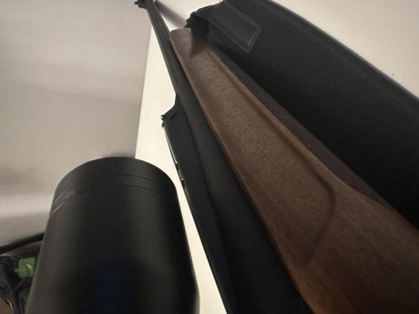 Rifle comprado nuevo el año pasado , BROWNING 4x HUNTER BAR, nueva generación de rifles BAR , en calibre 31