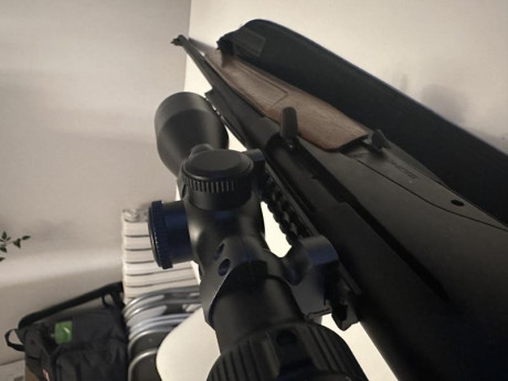 Rifle comprado nuevo el año pasado , BROWNING 4x HUNTER BAR, nueva generación de rifles BAR , en calibre 30