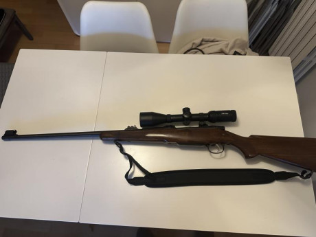 ES CZ 550 con alzas de 100m/200m/300m.
Visor y correa incluida.
Visor con retícula iluminada marca dall’s 30