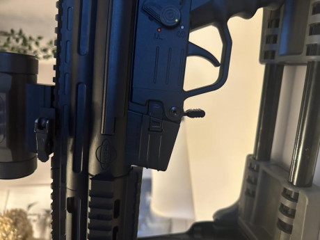 Doy cargador de 22 balas con punto rojo !!
Semiautomático, buena presion, ligero y rápido !
Calibre 22Lr.

Peso: 00