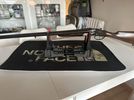 Calibre 12 , 3 y 1 estrellas fijas !!
Expulsora !
En perfecto estado , 71cm.
Doble gatillo 1200bar.

Hermanos 02