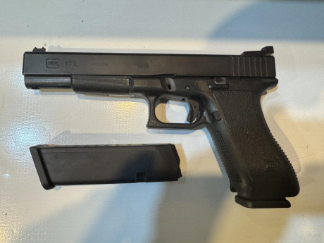 Buenos días Glock 17 L ,480 euros transport incluido,un saludo 01