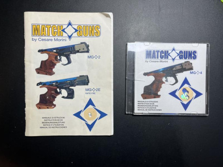 Vendo Match guns MG2E. Perfecto estado. Muy precisa. Piezas de repuesto. Maletín original. Instrucciones 10