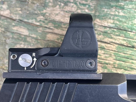 Leupold Delta Point Pro, es la version de 2,5 MOA, con poquisimo uso y siempre muy mimado, impecable.Lo 02