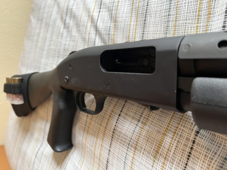 Mossberg corredera 590A1. Calibre 12/76.
Cañón 20" pesado. Acabado parkerizado. Porta bayoneta. Heat 11