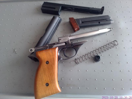 Hola, cambio pistola Astra TS22 en buen estado de conservación por una carabina del .22 LR de mi interés.
Solo 20