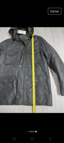 Chaqueta Barbour Sapper winter encerada verde oscuro, perfecta para cazar o estar a la intemperie en invierno,no 32