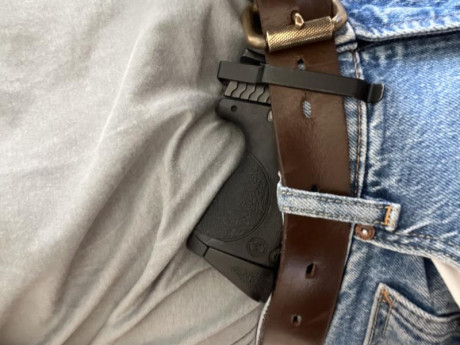 Saludos foreros,

Vendo Smith & Wesson modelo M&P Compact en calibre 9x19.

Guiada en A, se encuentra 10
