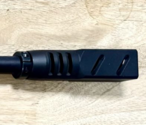 recientemente he comprado un Ak Nova Modul rumano, venia con un simple tapa roscas, así que le he comprado 82