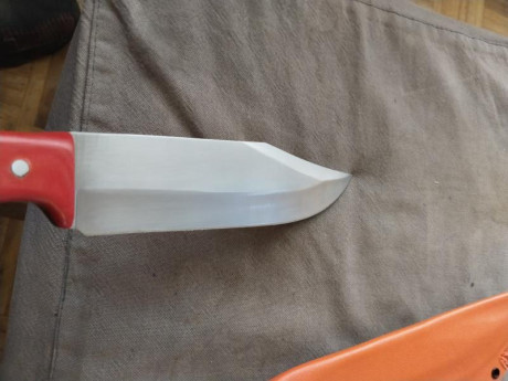 Artesano Manuel De La Torre Acero 420Mova, cachas G10 95€. 11