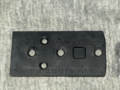 Placa para punto rojo Delta point pro de la marca accuracy X multisight.
Precio 60€ envio incluido.
 IMG_8676.jpeg 00