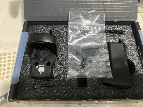 Leupold Delta Point Pro, es la version de 2,5 MOA, con poquisimo uso y siempre muy mimado, impecable.Lo 00