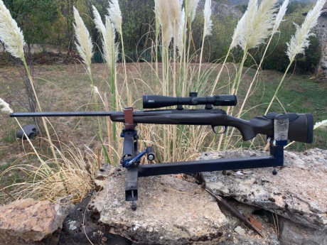 En venta rifle de cerrojo FN Xbolt ajustable Brown, en calibre 300 wm, lo compré nuevo la temporada pasada 02