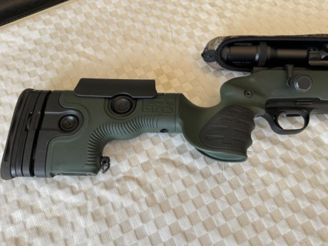 Cambio este Blaser R8 en calibre 375HH. Con magnapor y sin elementos de puntería. Perfecto estado, marcas 12