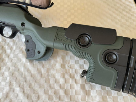 Cambio este Blaser R8 en calibre 375HH. Con magnapor y sin elementos de puntería. Perfecto estado, marcas 10