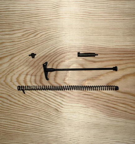 Buenas compañeros, me dispongo a vender mi FN Browning 1900, calibre 7,65 (32 auto) del año 1906.
Pavón 02