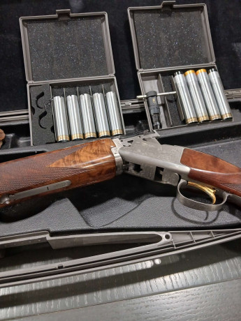 Escopeta Superpuesta Browning 725 Hunter, cañones de 76 ctms., calibre 12/76, 5 chokes interiores Invector 01