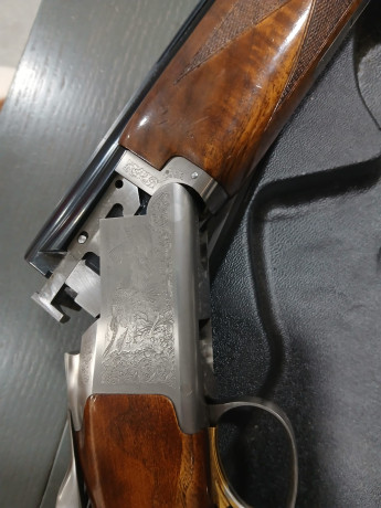 Escopeta Superpuesta Browning 725 Hunter, cañones de 76 ctms., calibre 12/76, 5 chokes interiores Invector 10