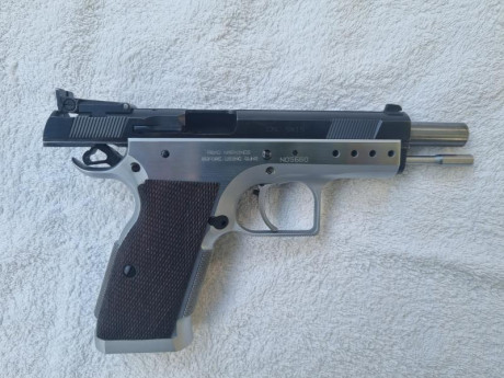 Vendo Tanfoglio Limited 9 Parabellum en buen estado, precio 575 euros mas porte. Tlf. 607609326 02