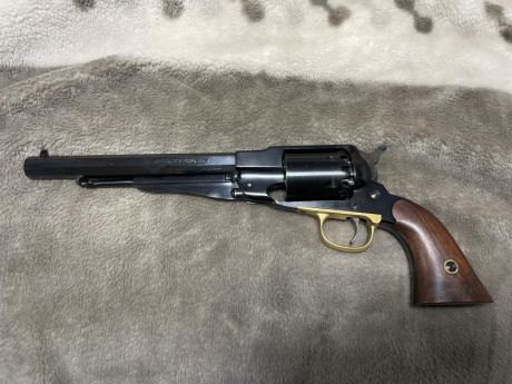 Vendo o cambio Remington 1858 de Euroarms cal 44. Siempre lo he tenido colgado en la pared, y no he disparado 00