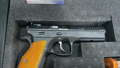 Se vende Cz Shadow 2 Orange 2300 envío disponible (portes a cargo de comprador) se encuentra en Sevilla 02