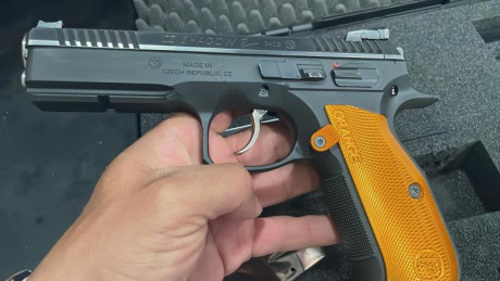 Se vende Cz Shadow 2 Orange 2300 envío disponible (portes a cargo de comprador) se encuentra en Sevilla 01