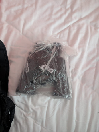 Hola un amigo sin cuenta en el foro vende estos prismáticos 
Usados un par de veces 
En estado prácticamente 10