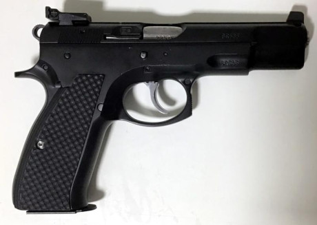 CZ 75B en perfecto estado. Solo utilizada en precisión. Poco uso.
Maletín original. 
2 cargadores originales.
Alza 01