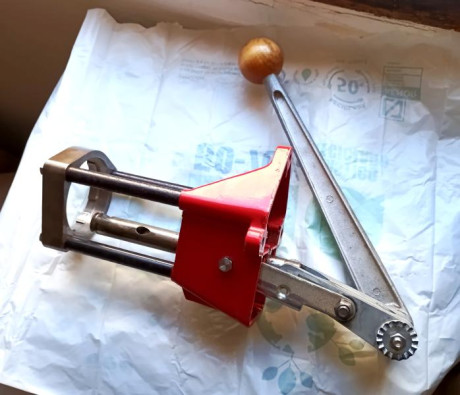 Vendo en Madrid, para entregar en mano, Prensa de recarga LEE TURRET PRESS CLASSIC con uso pero funcionando 11