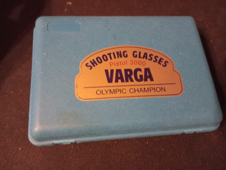 Se venden estas gafas para tiro de precisión, marca Varga. Prácticamente nuevas, sin uso. Precio 120€ 02