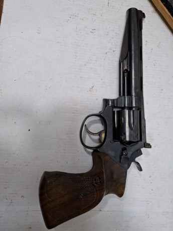 Vendo Revolver Ruby extra cal. 38 special en muy buen estado. transferencia se realiza en la guardia civil 01