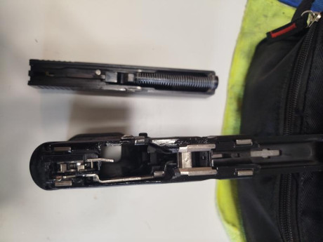 Vendo Glock 17 Gen 3 con las siguientes mejoras: GPT (Glock Performance Trigger), miras de acero, cola 51