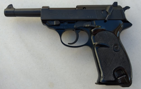 En venta las siguientes pistolas en excelente estado:

Astra 400 en libro de coleccionista con 2 cargadores. 10