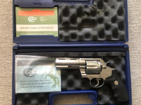 Vendo COLT ANACONDA calibre 44RM en stainless steel y 4 pulgadas, está prácticamente nuevo. 
Regalo funda 00