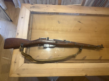 Carabina Mosin nagant del año 1953, en buen estado también tengo la bayoneta 
675€
Se encuentra en Benidorm 00
